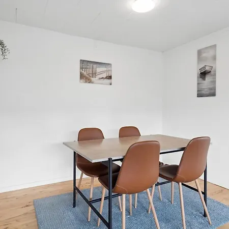 The Lucky Peer - 120m2 House 4 Bedroom House - Full Kitchen & Free Parking * Odense