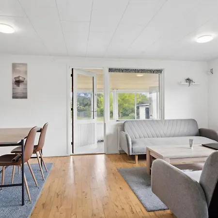 The Lucky Peer - 120m2 House 4 Bedroom House - Full Kitchen & Free Parking Apartment