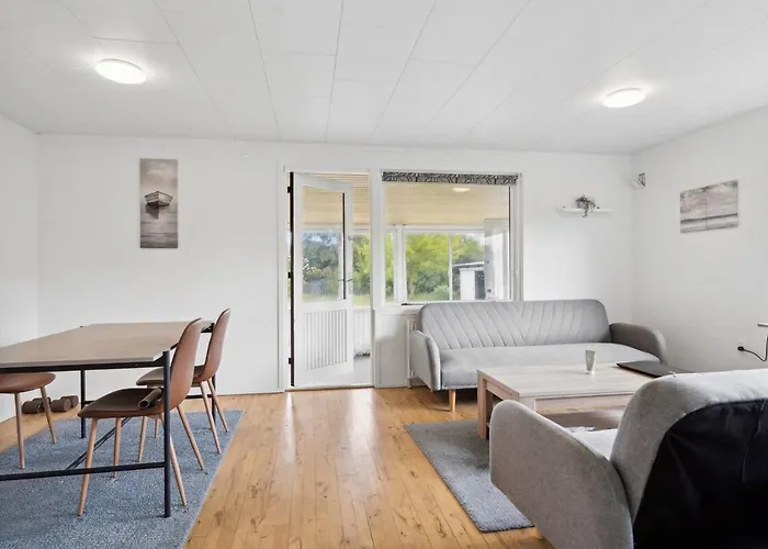 The Lucky Peer - 120m2 House 4 Bedroom House - Full Kitchen & Free Parking Lägenhet